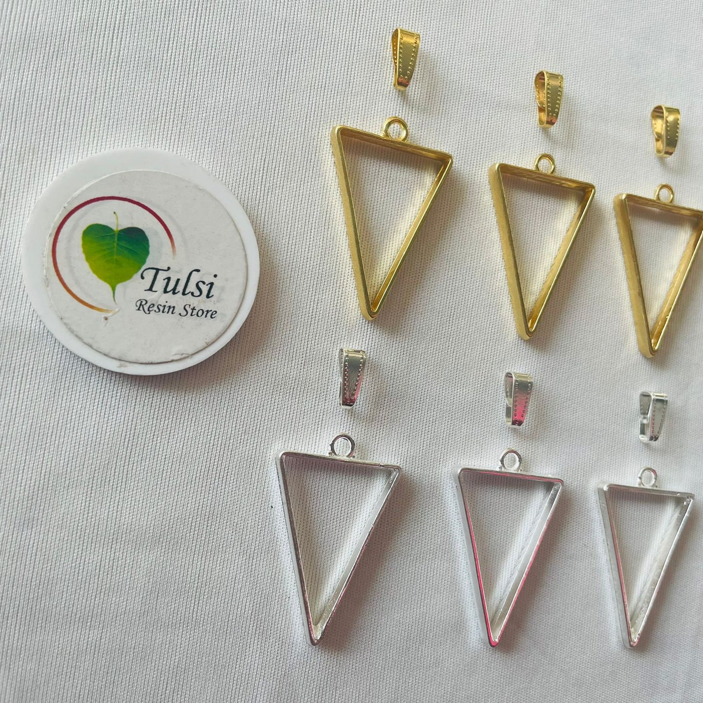 Triangle Bazels With Clasp (5 Pc)