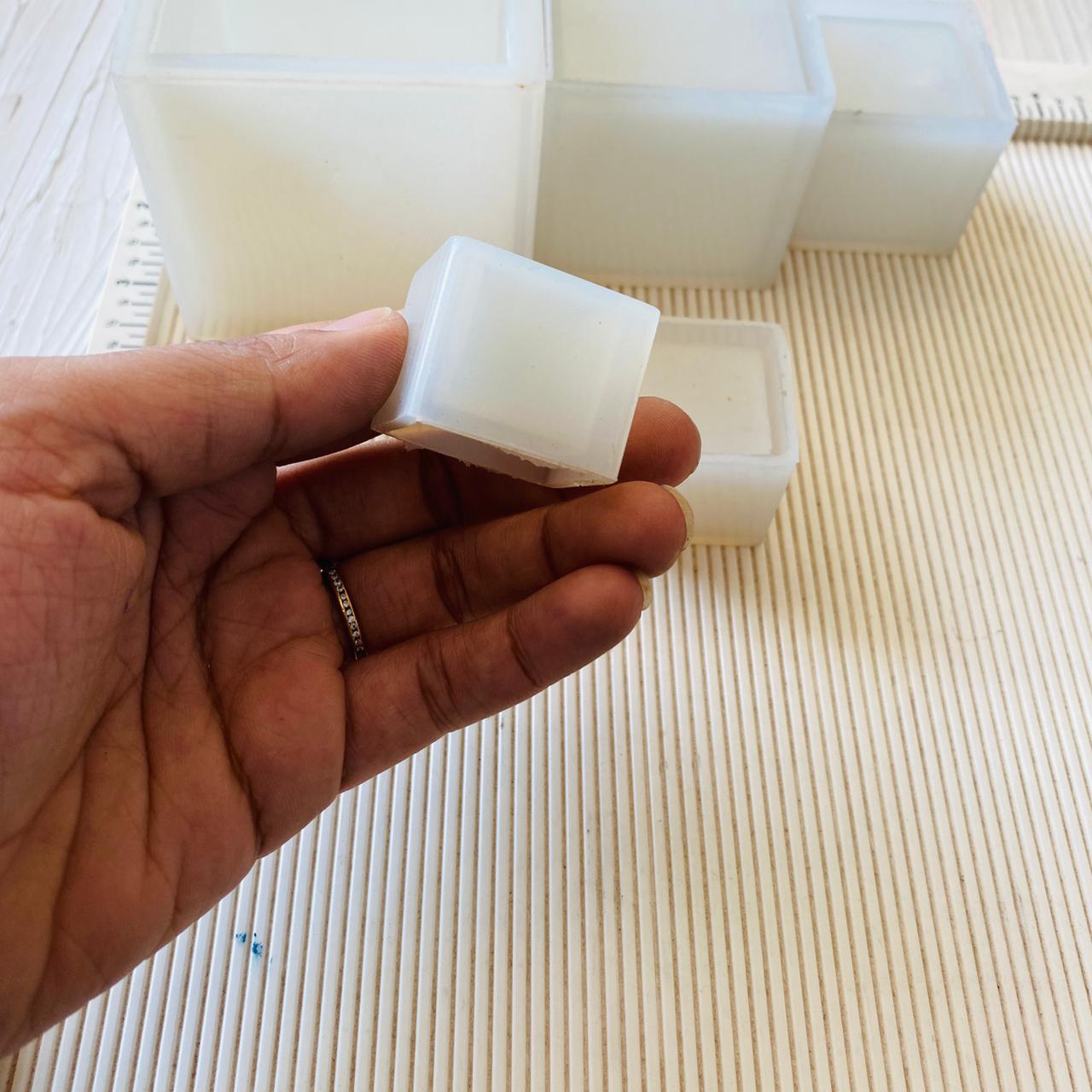 Set of 5 Cube Mould